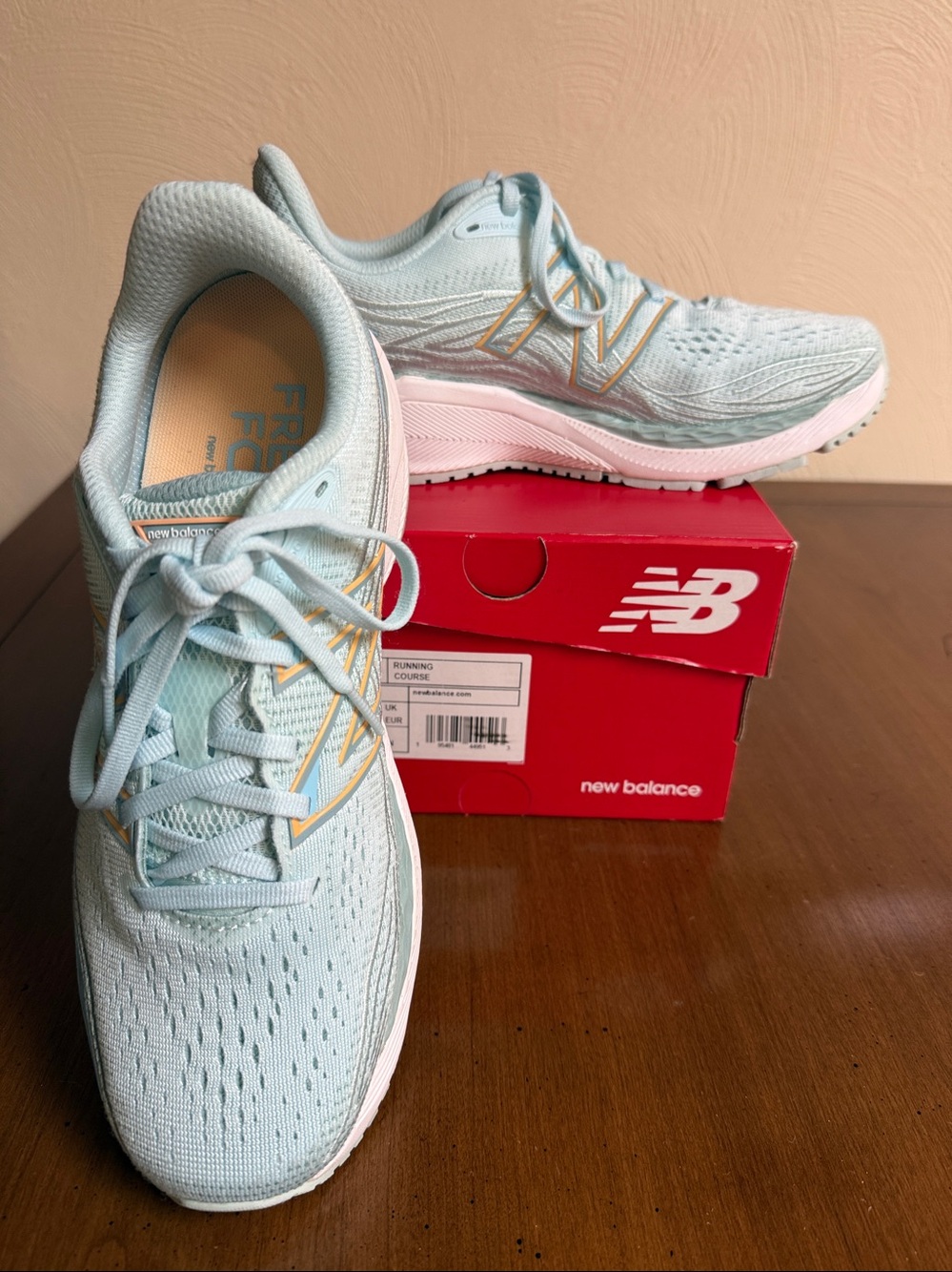 New Balance 860s